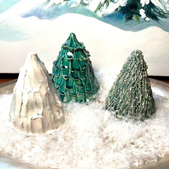 3 Ceramic Christmas Trees in Greens & White - Picture 3 of 7